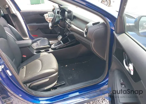 2021 Kia Forte Ex z USA, uszkodzony, nr VIN 3KPF54AD7ME406018